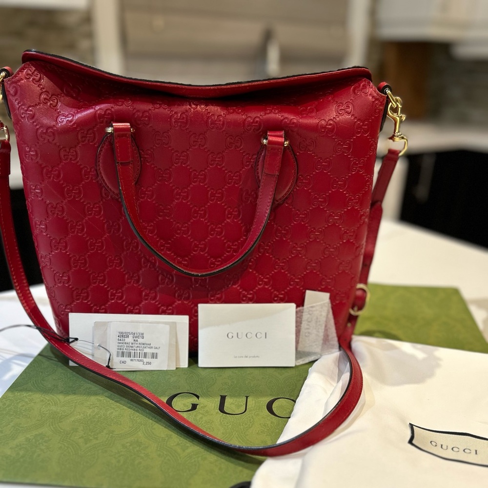 Guccisima leather AUTHENTIC handbag with shoulder strap